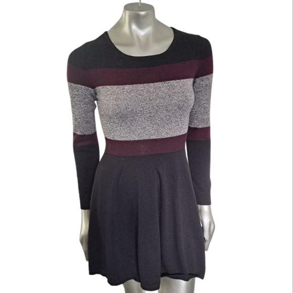 🪻BOGO🪻 Sweater Dress - Black, Gray & Wine‎ - Size Medium - Picture 3 of 12